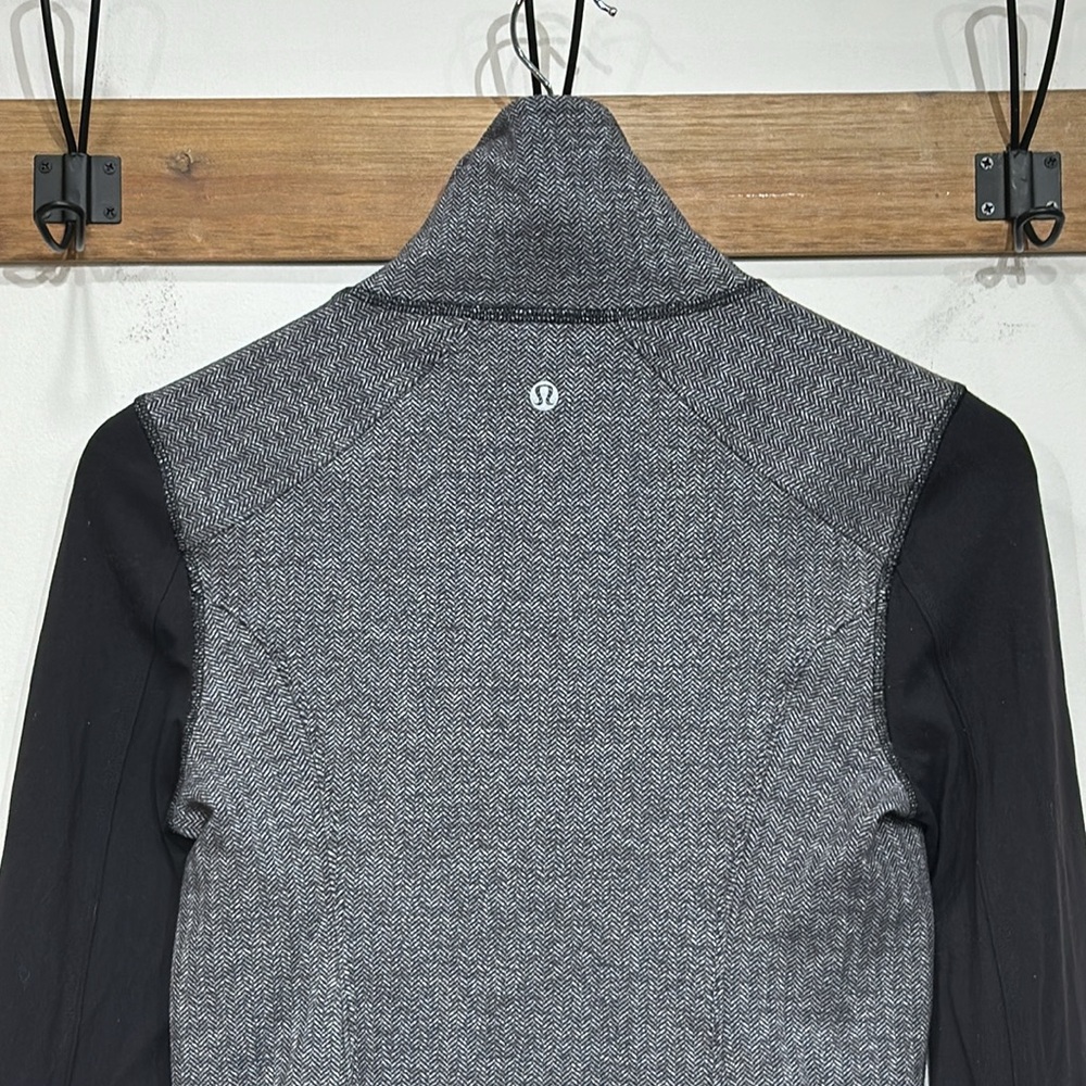 Lululemon Nice Asana Jacket Herringbone - Picture 8 of 12